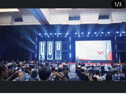 Ballroom event celebrating 400,000 Member Merah Indogrosir